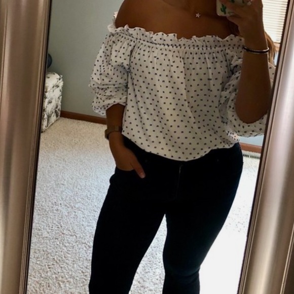 Off Shoulder Blouse - Picture 4 of 5